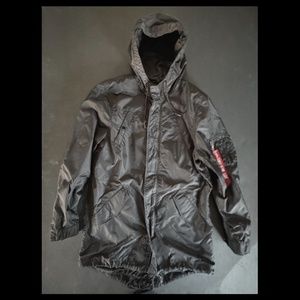 UNDEFEATED x ALPHA INDUSTRIES M-65 FISHTAIL PARKA  JACKET  Large Black Rare